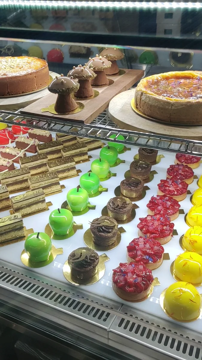 Vibe, Maison LASSIAILLE - The Art of French Dessert and Chocolate