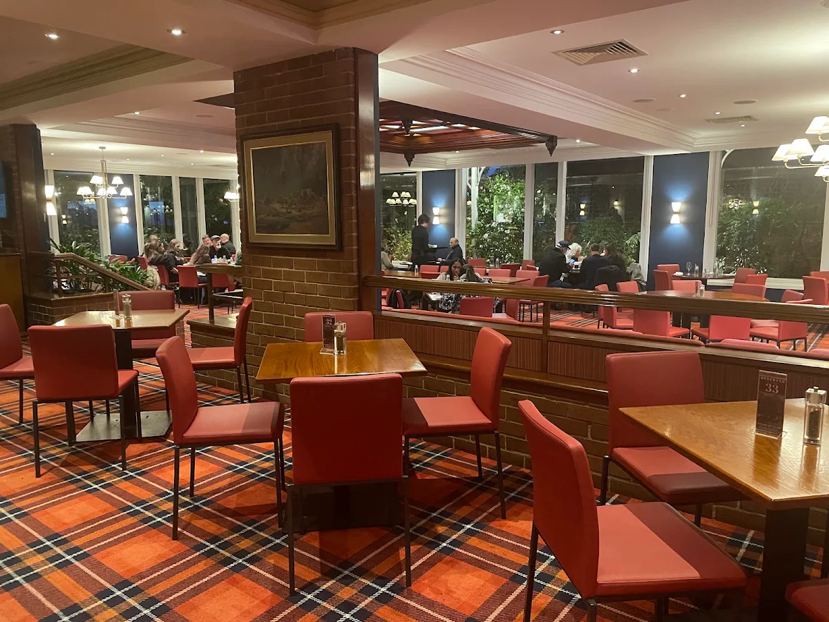 Vibe, The Old England Hotel