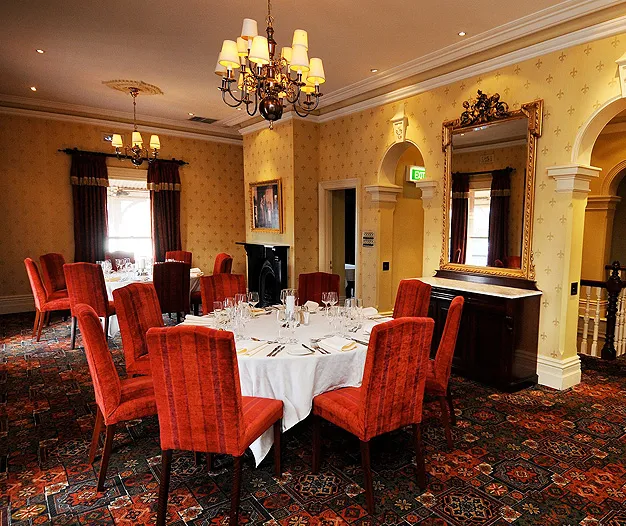 Vibe, The Old England Hotel