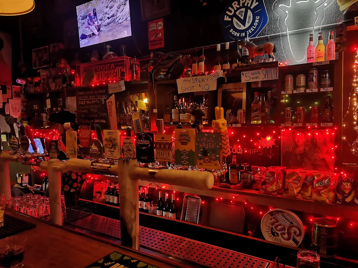 Vibe, The Old Bar