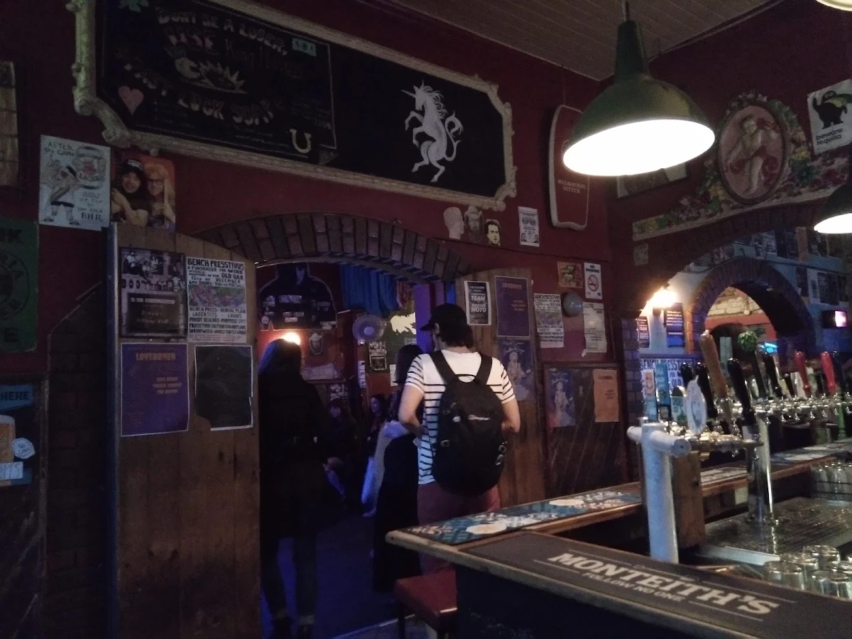 Vibe, The Old Bar
