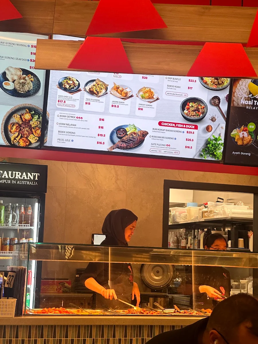 Vibe, Nelayan Restaurant
