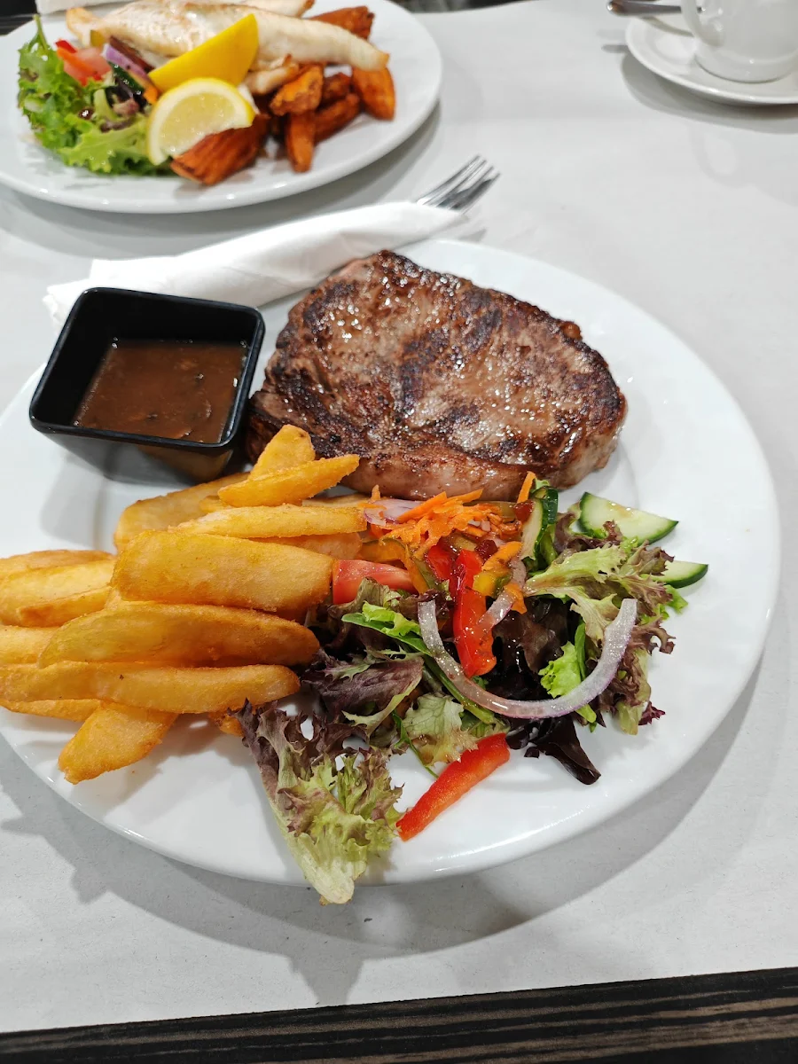 Food & drink, Schomberg Inn