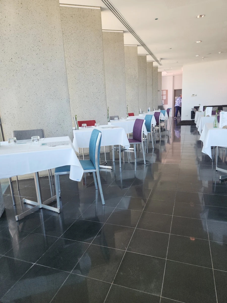 Vibe, VIEW Restaurant