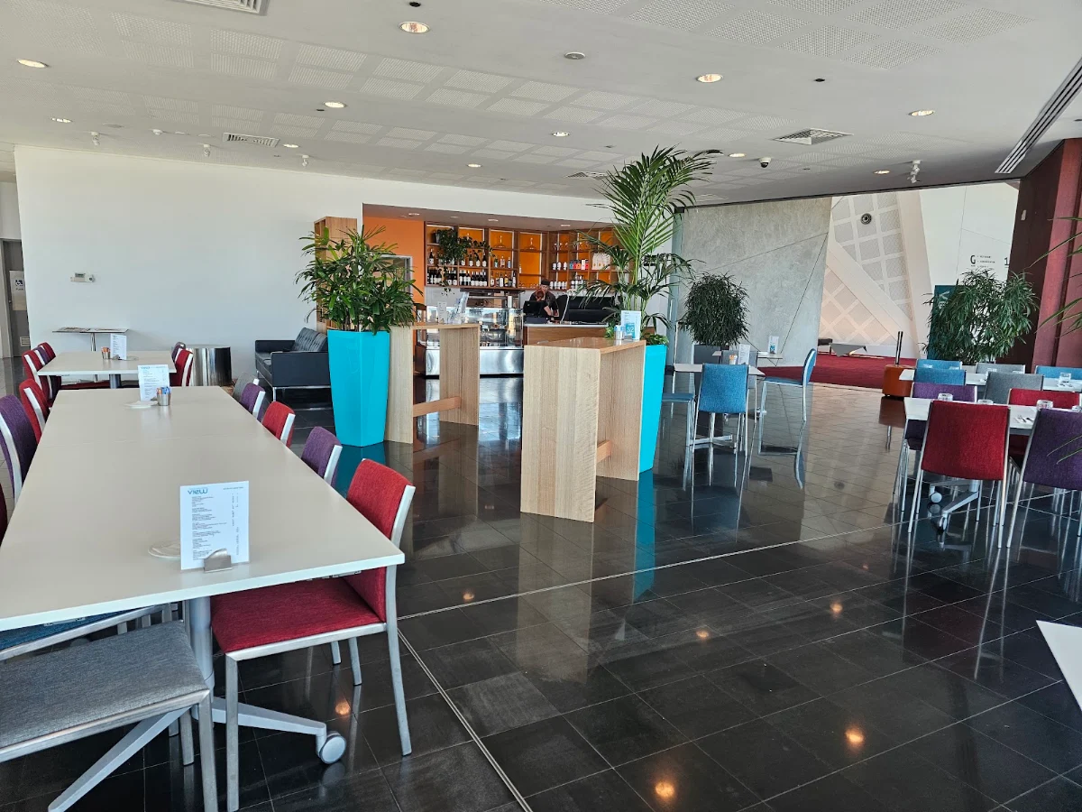 Vibe, VIEW Restaurant