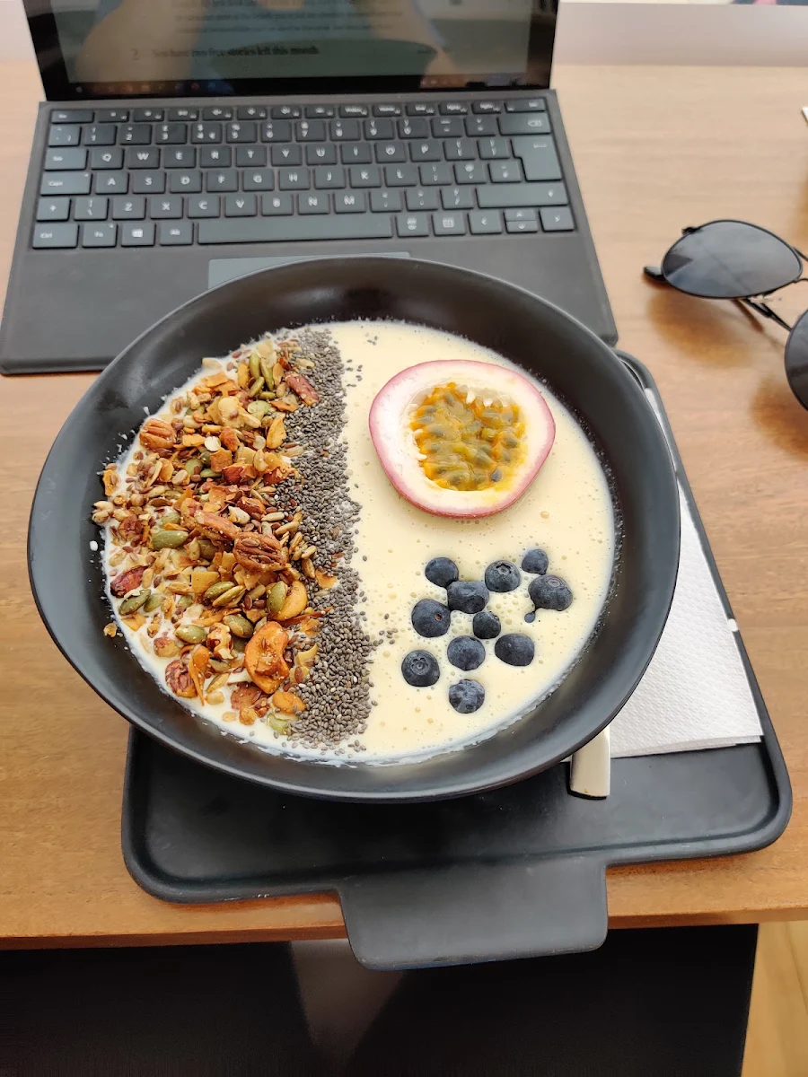 Food & drink, Bar Noun (Green Square Acai)