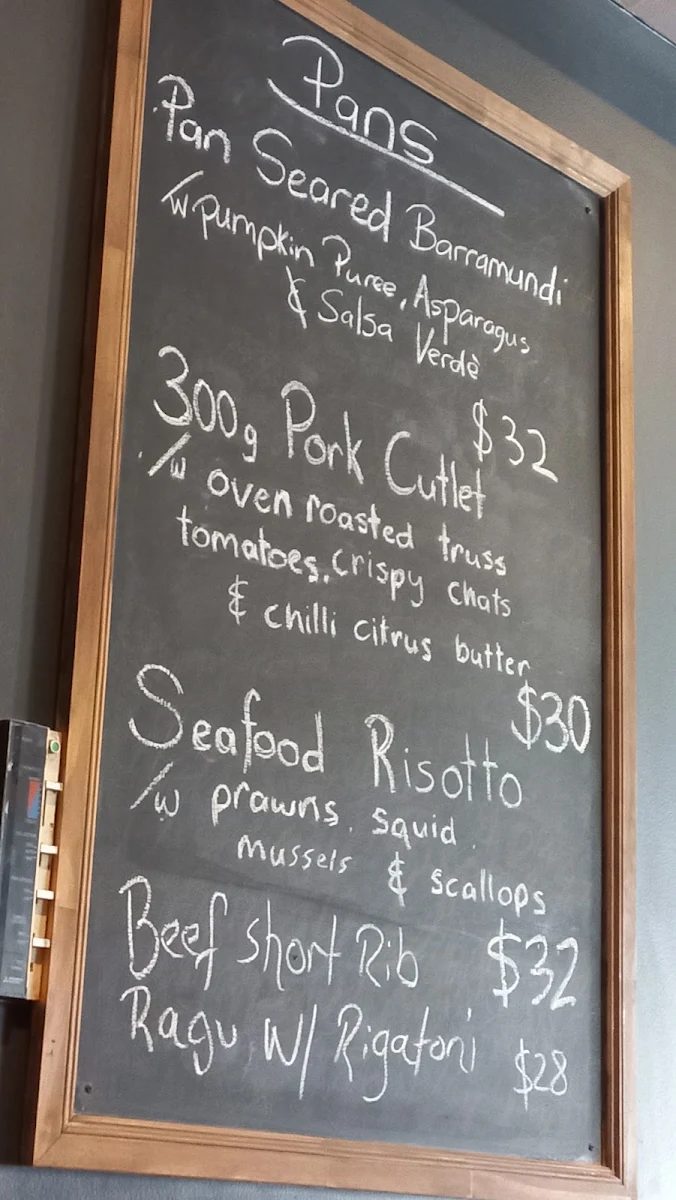Menu, BD's Woodfired Pizza and Pasta