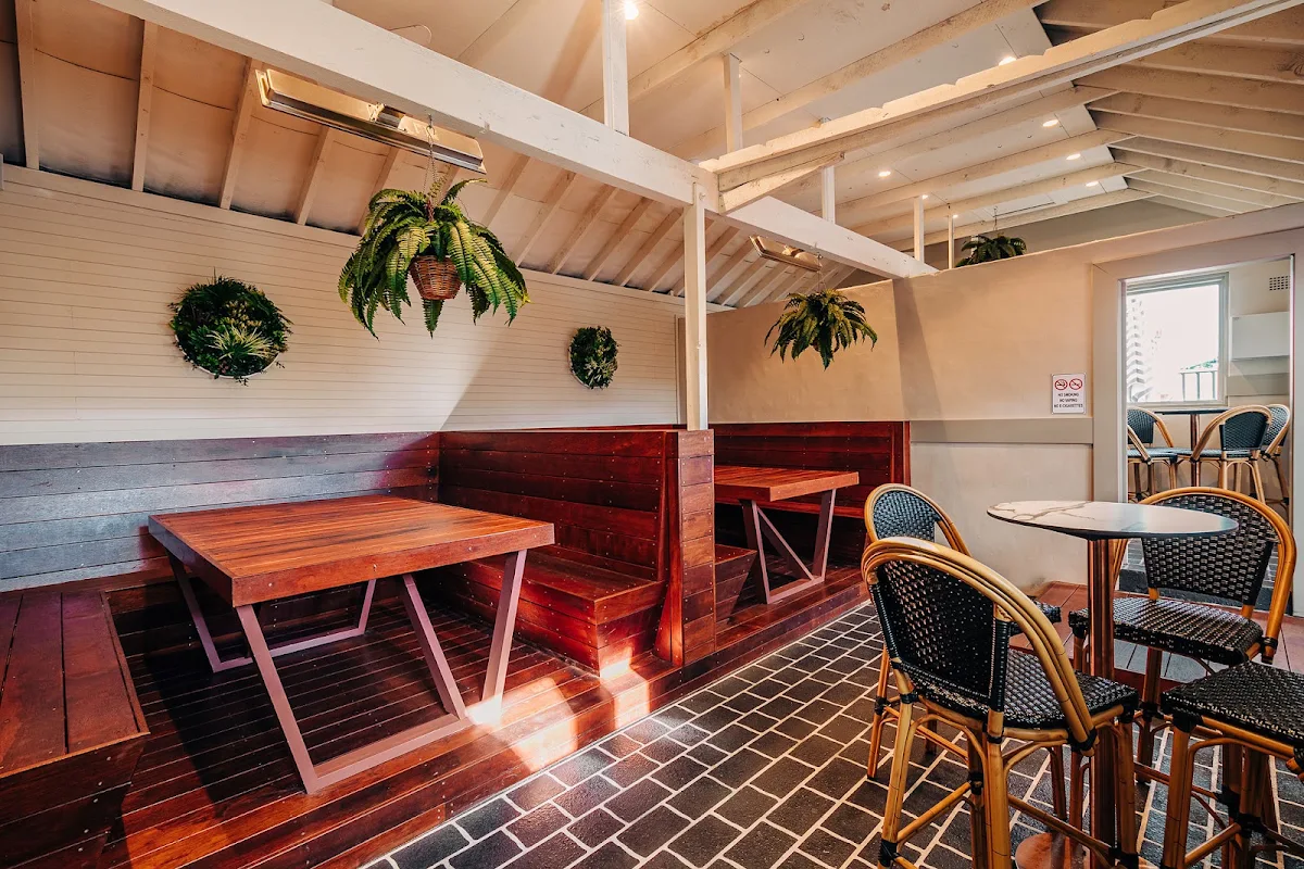 Vibe, Lake Illawarra Hotel