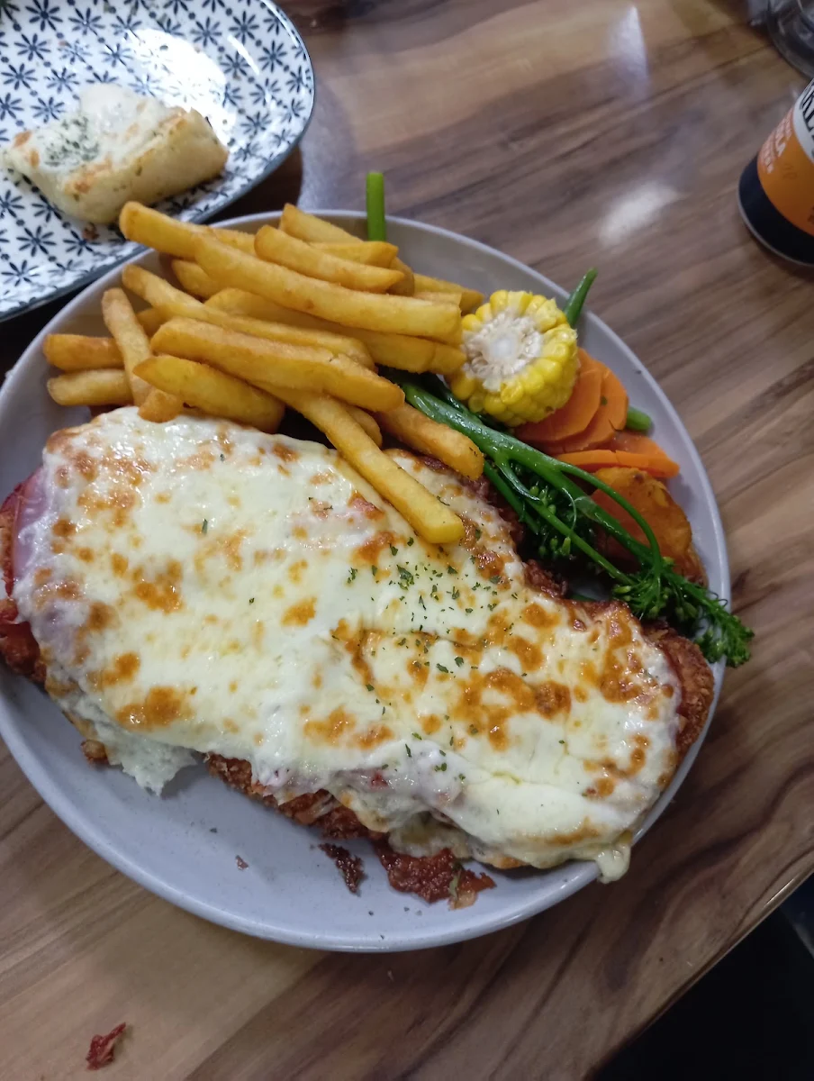 Food & drink, The Grand Central Hotel Cobram