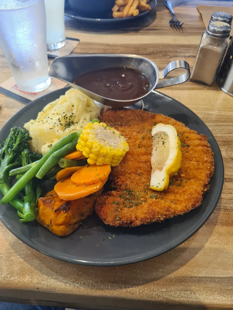 Food & drink, The Grand Central Hotel Cobram