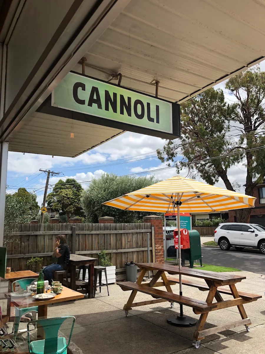 Vibe, Cannoli Bar