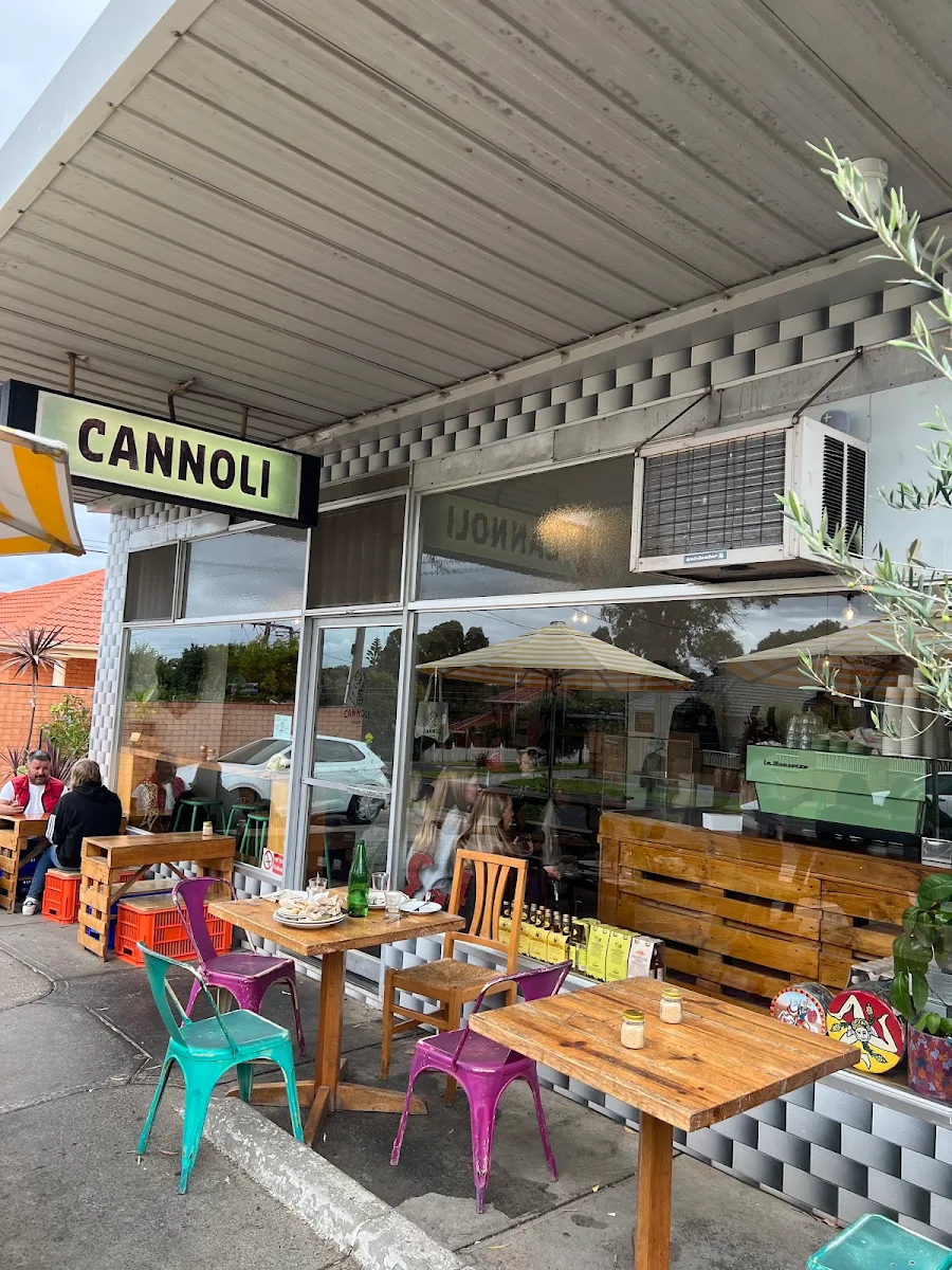 Vibe, Cannoli Bar