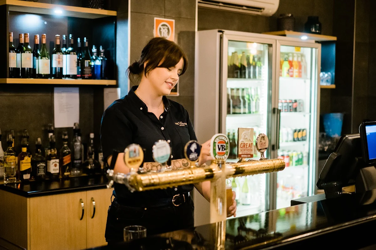 Vibe, Tudor Hotel Tamworth