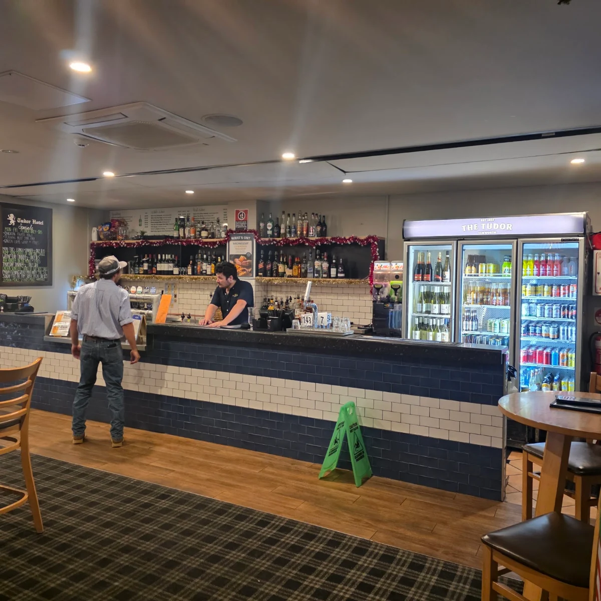 Vibe, Tudor Hotel Tamworth