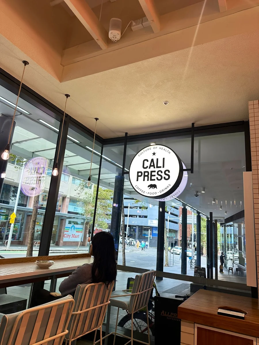 Vibe, Cali Press 2 Market St