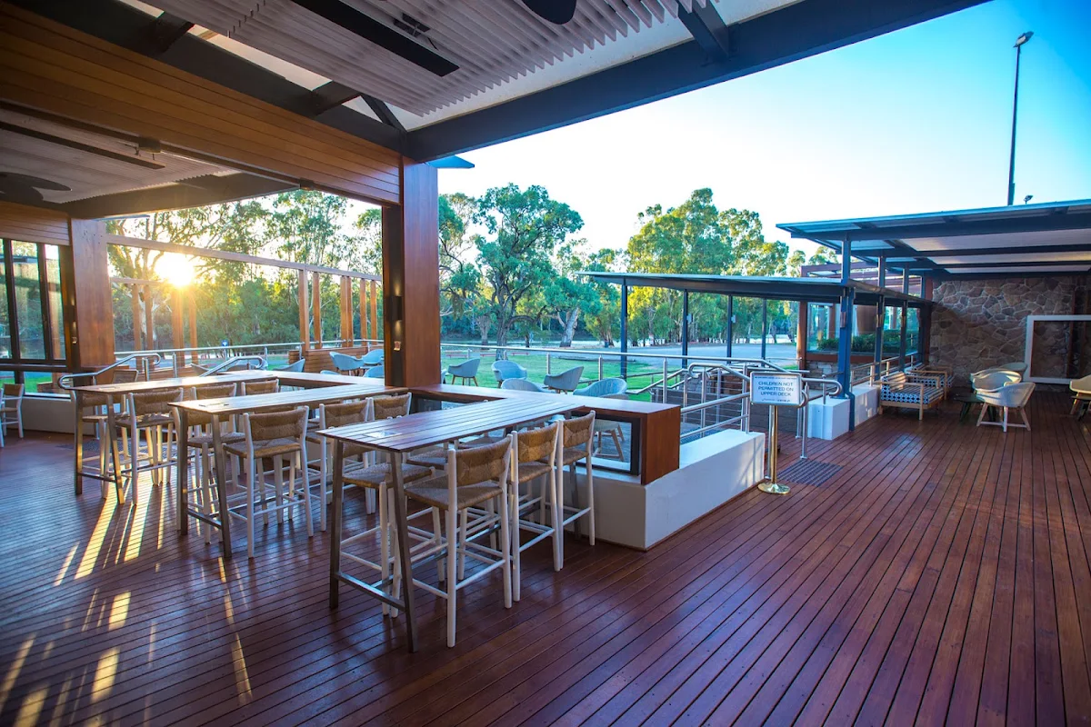 Vibe, Station46 Bistro, Bar & Cafe
