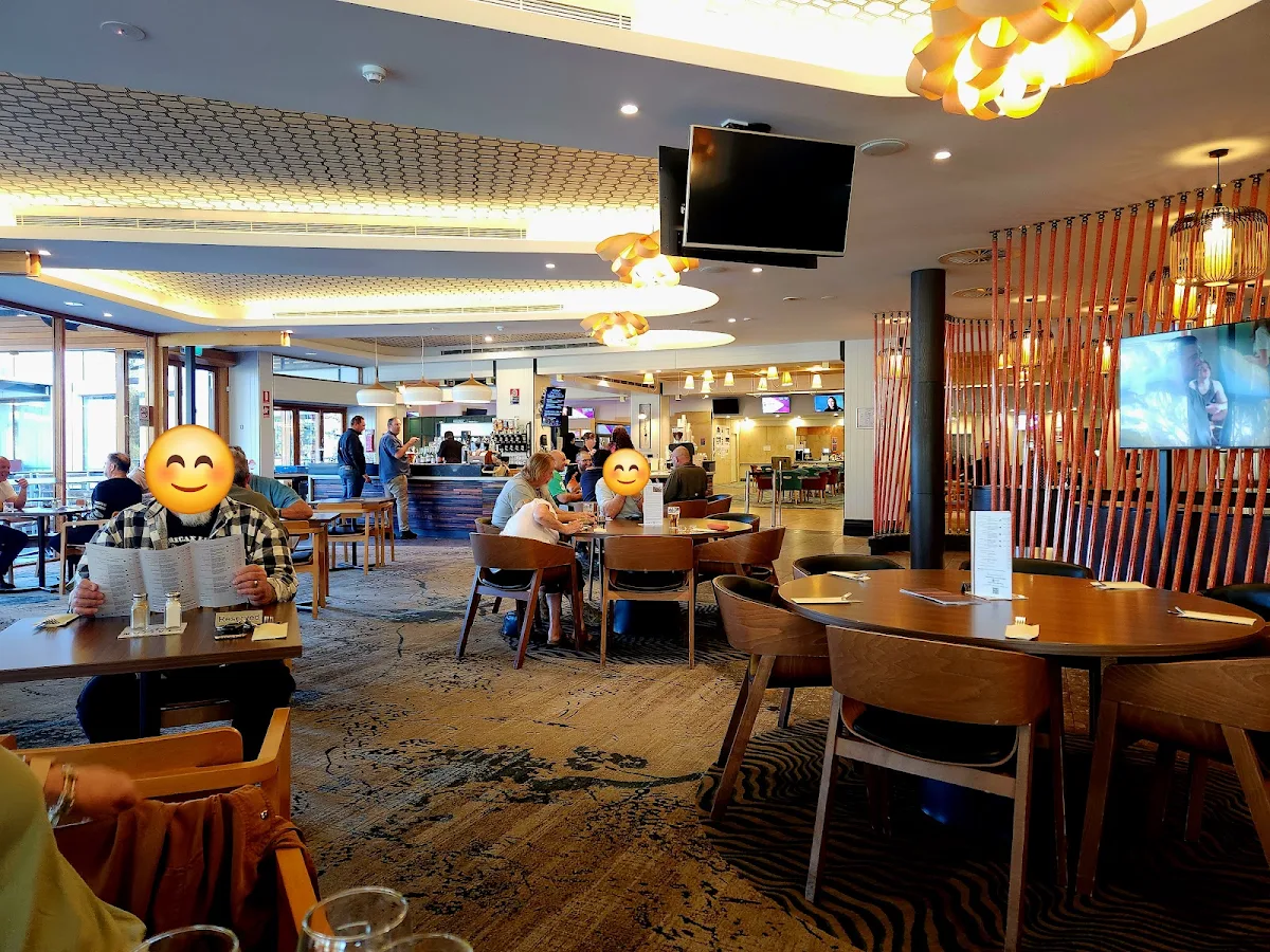 Vibe, Station46 Bistro, Bar & Cafe