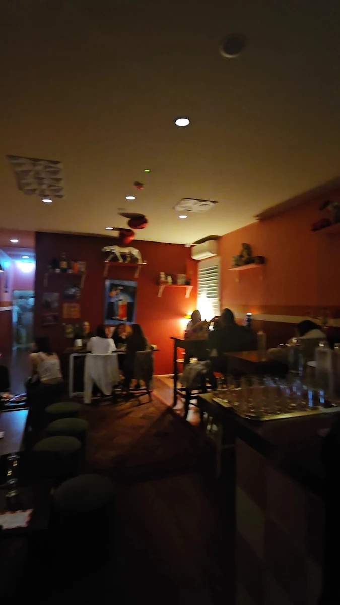 Vibe, Bar Love