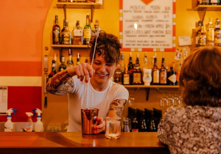 Vibe, Bar Love