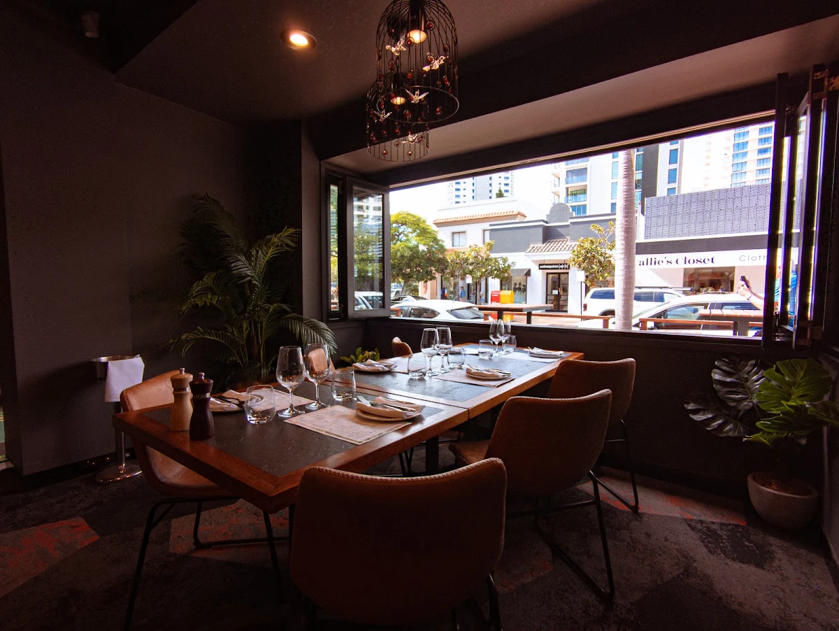 Vibe, Birdcage Dining Room & Garden Bar