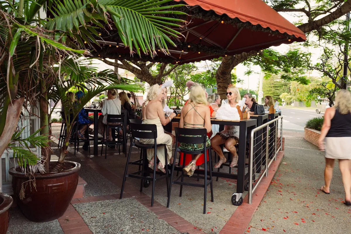 Vibe, Birdcage Dining Room & Garden Bar