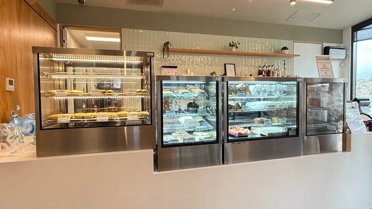 Vibe, Elements Cafe