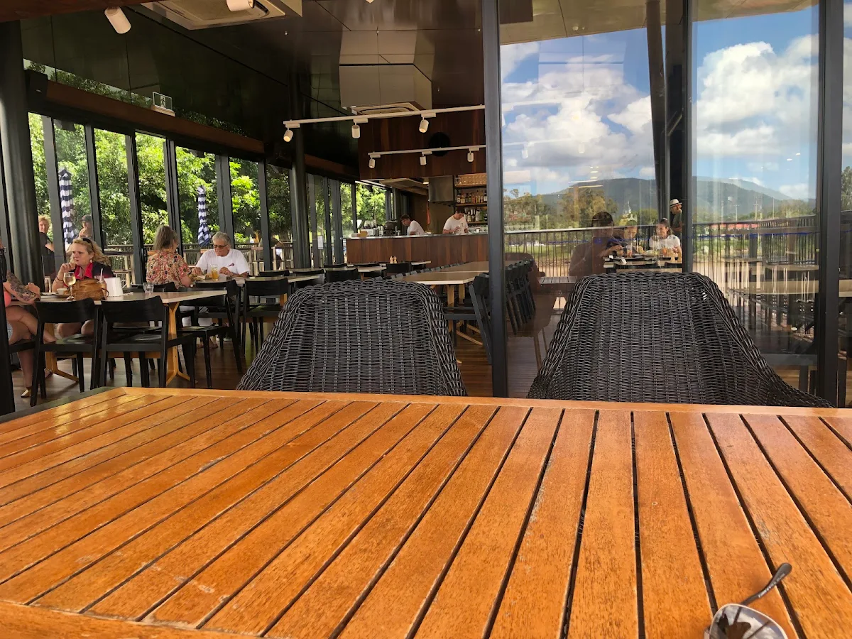 Vibe, Boathouse