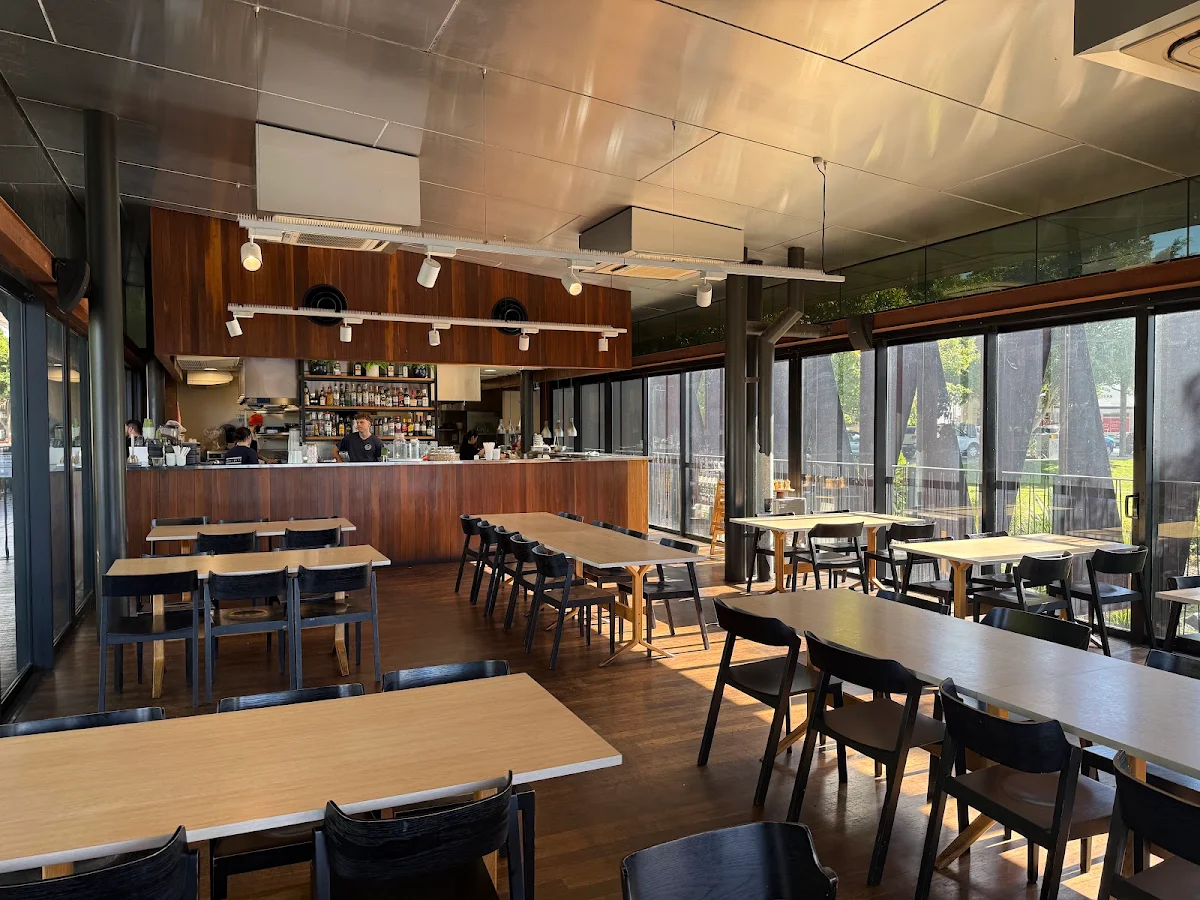 Vibe, Boathouse