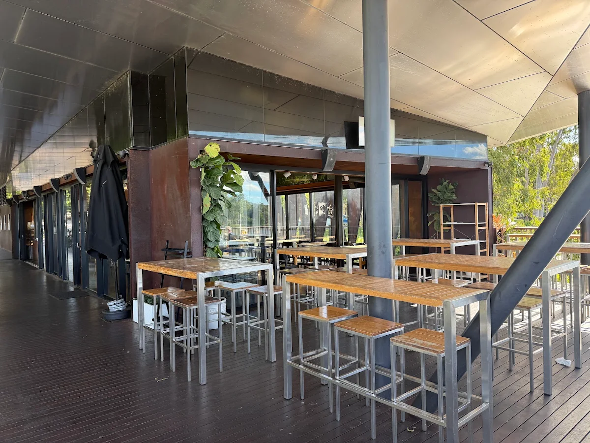 Vibe, Boathouse