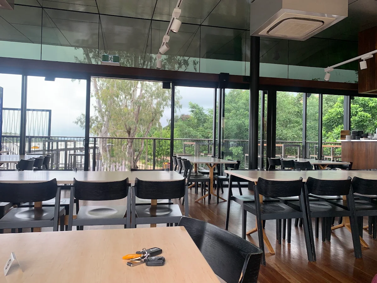 Vibe, Boathouse