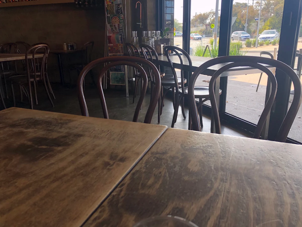 Vibe, Cafe Limoncello