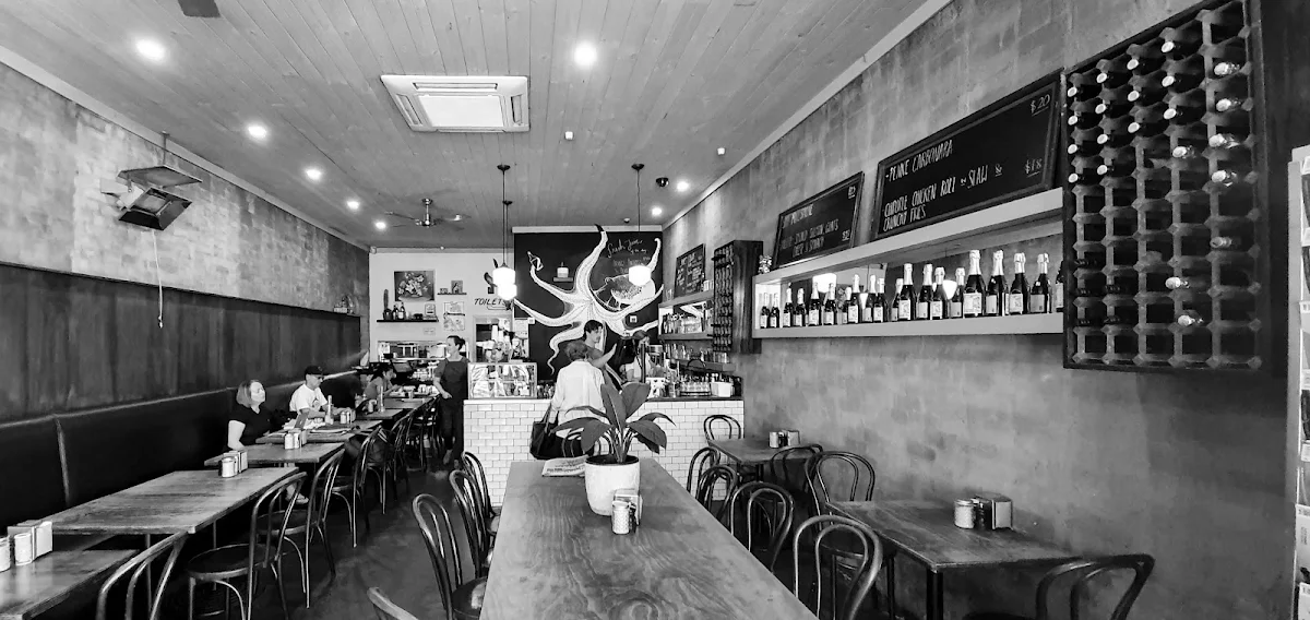 Vibe, Cafe Limoncello