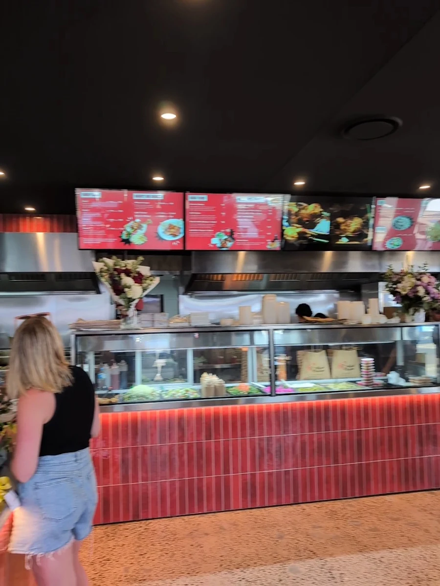 Vibe, Hariri Chickens Panania