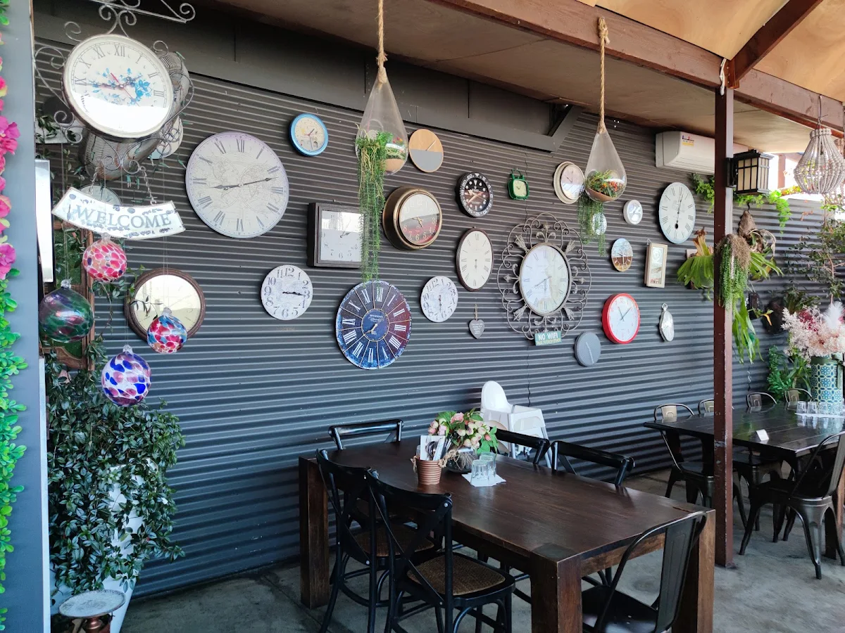 Vibe, Thai Garden Restaurant