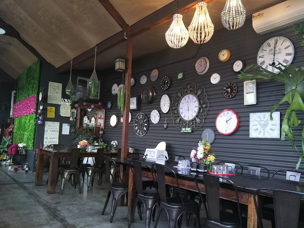 Vibe, Thai Garden Restaurant