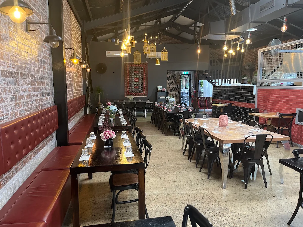 Vibe, Thai Garden Restaurant