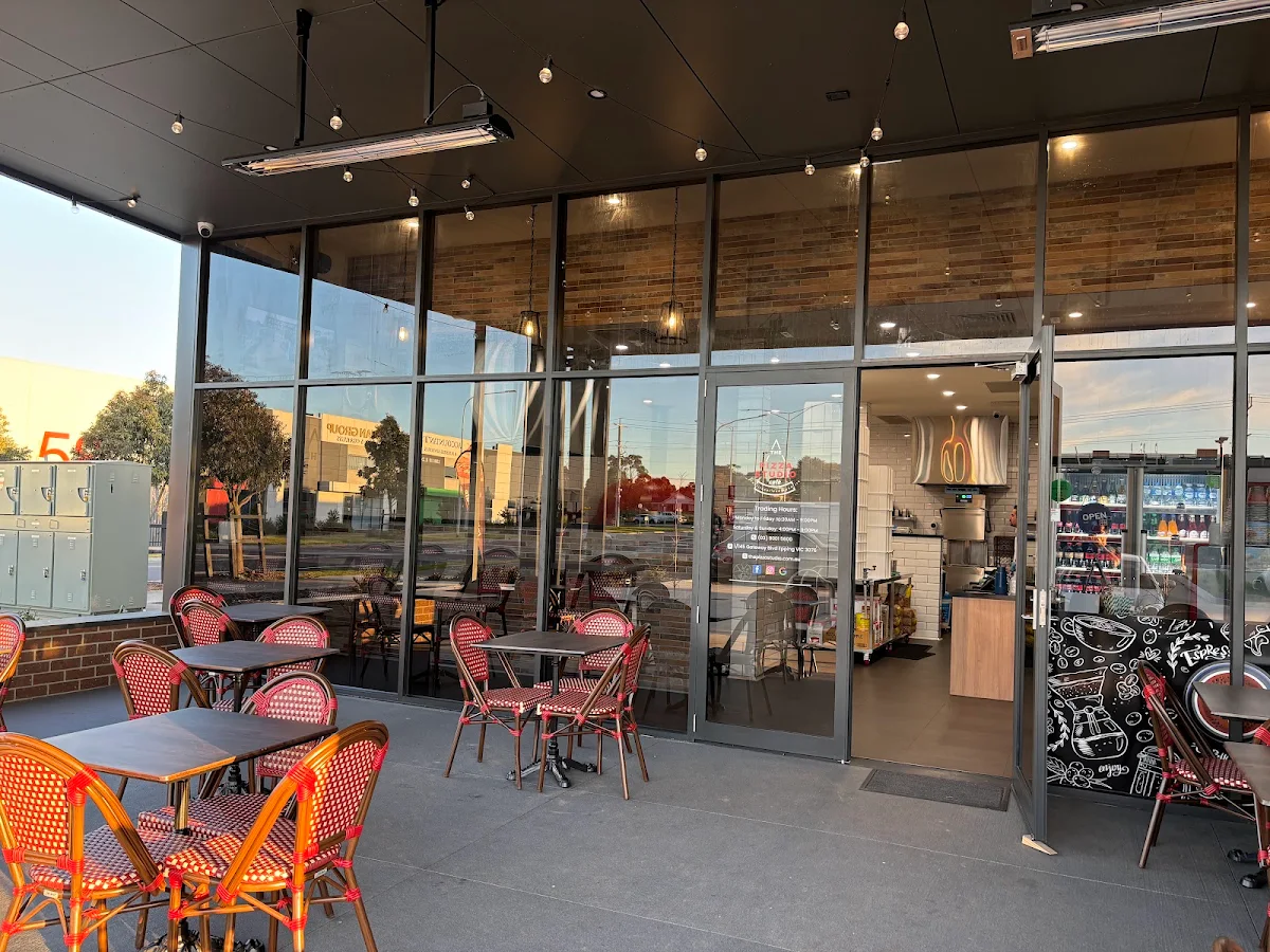 Vibe, The Pizza Studio Cafe'