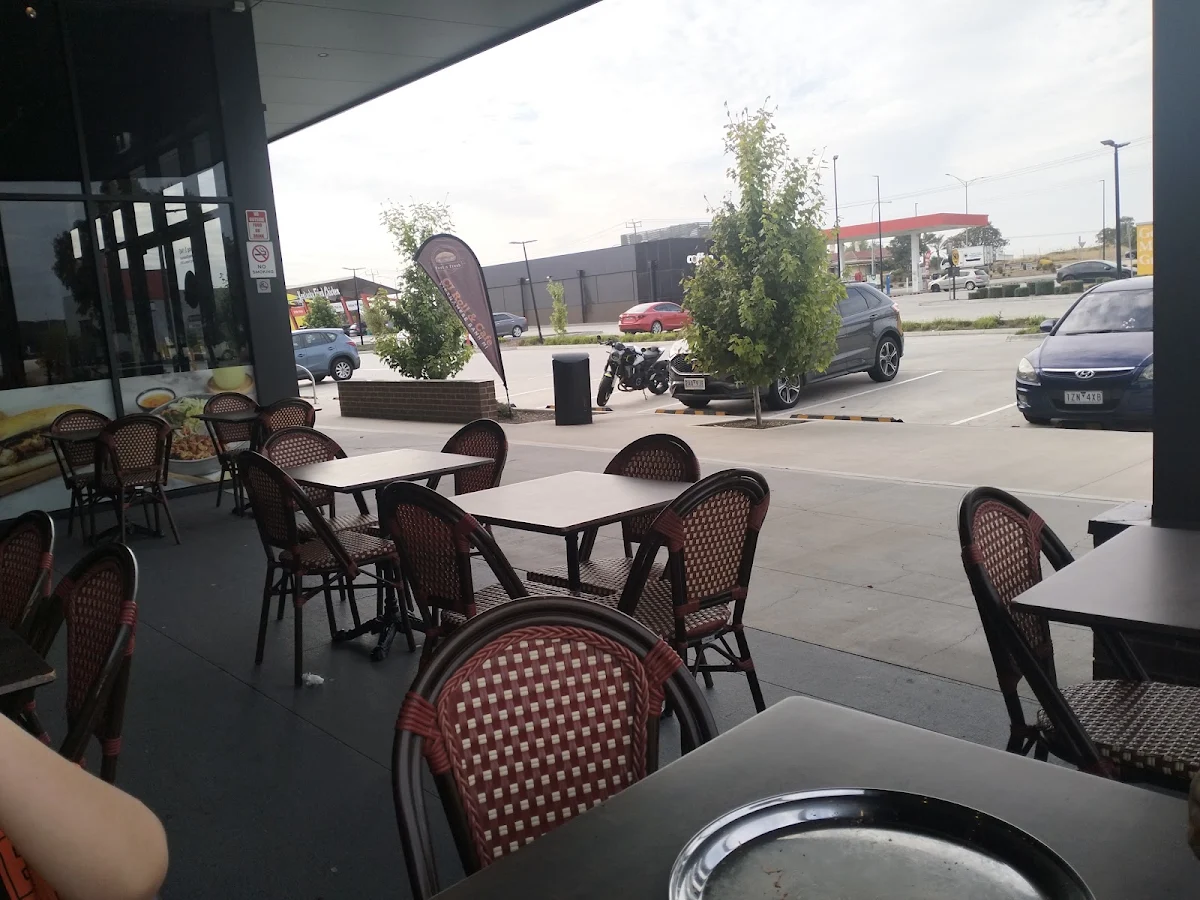 Vibe, The Pizza Studio Cafe'