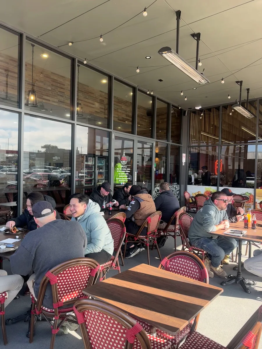 Vibe, The Pizza Studio Cafe'