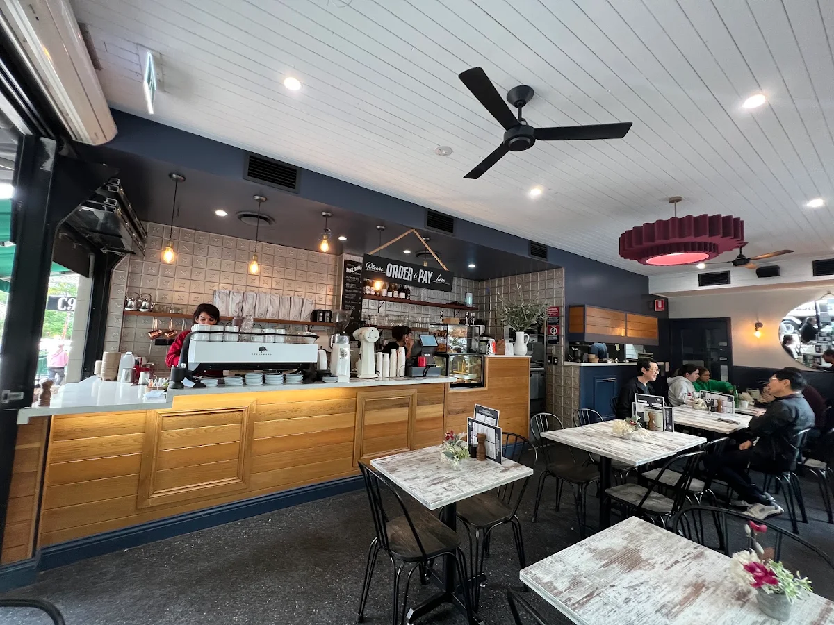 Vibe, Cedarwood Cafe