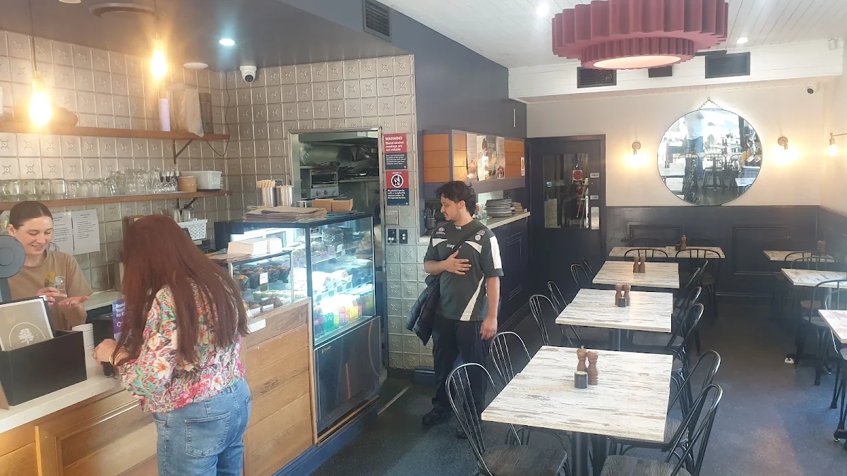 Vibe, Cedarwood Cafe