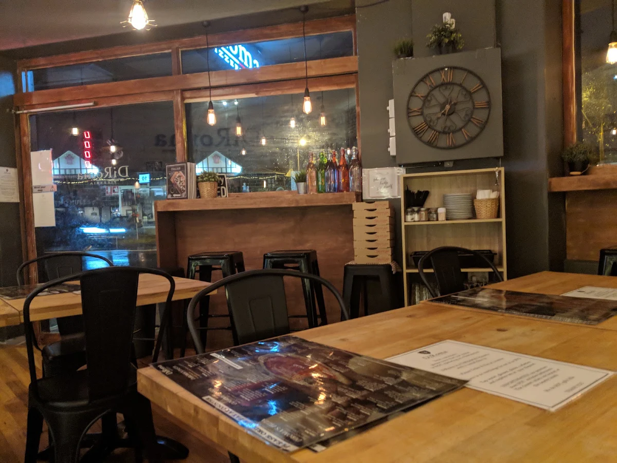 Vibe, DiRoma Pizzeria