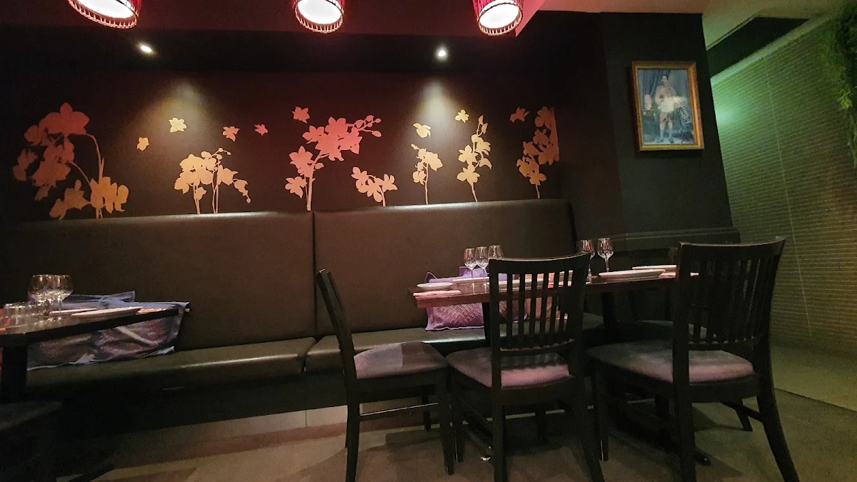 Vibe, Royal Orchard Thai