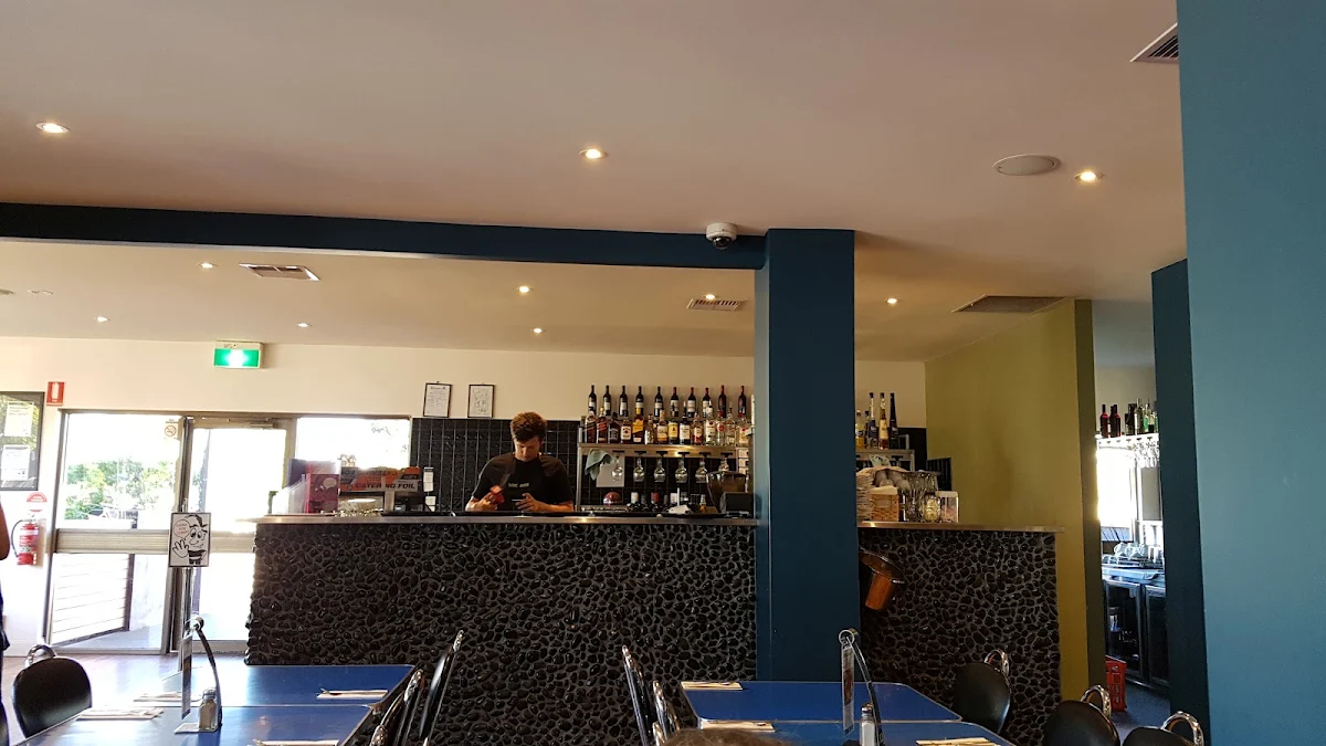 Vibe, Lazy Moe's Ballarat