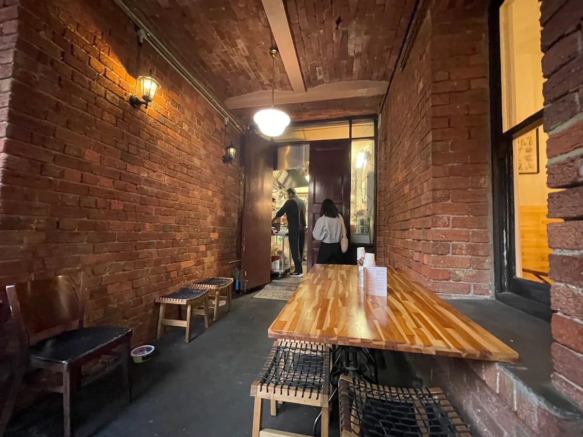 Vibe, Little Gordon Cafe