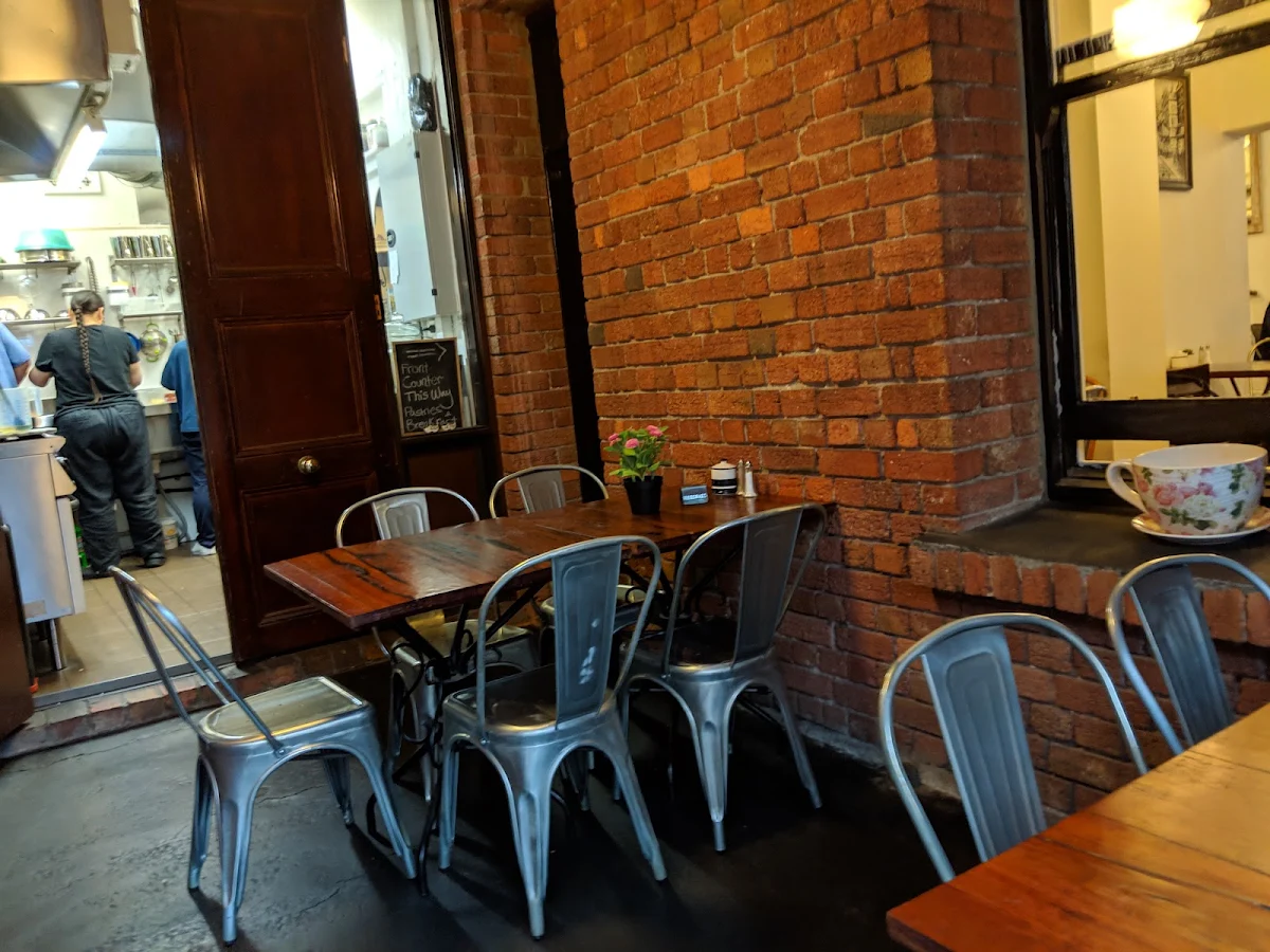 Vibe, Little Gordon Cafe