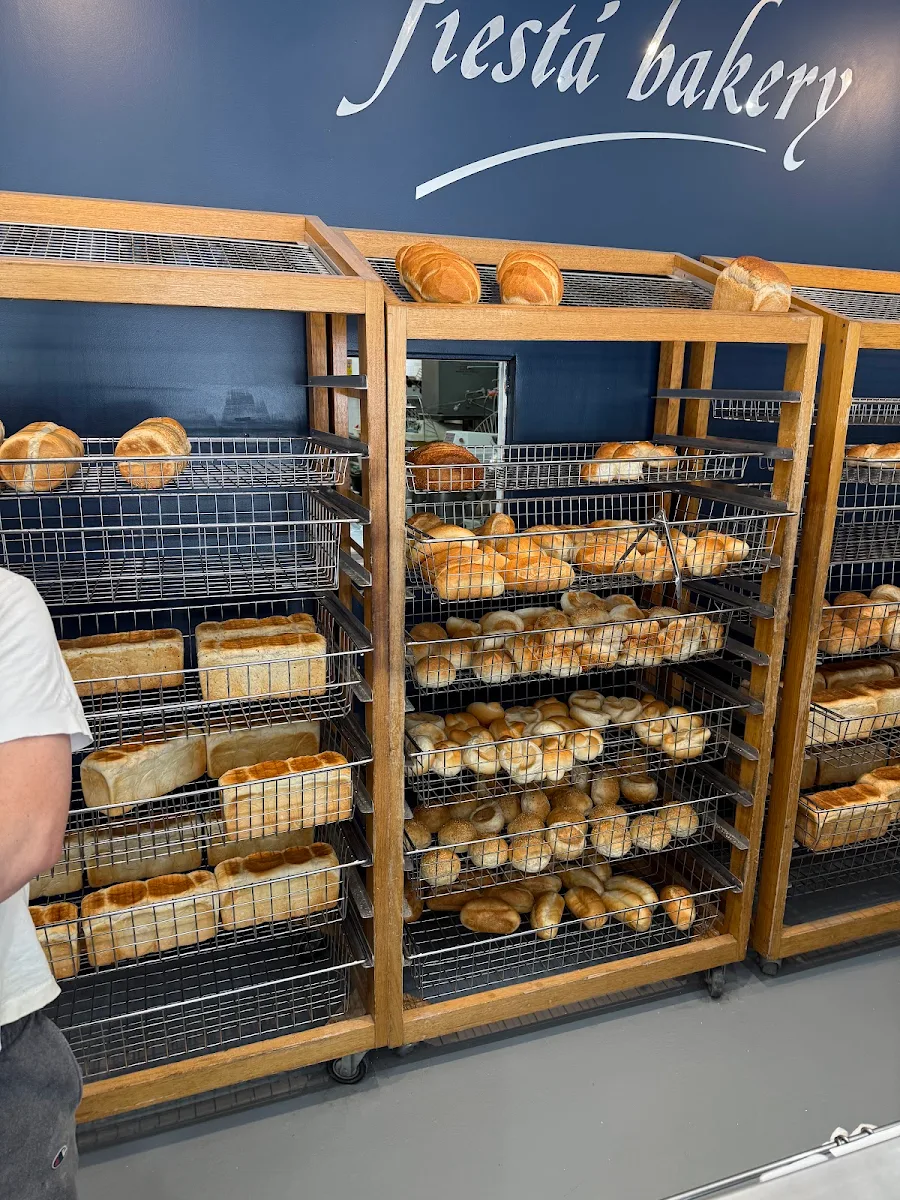 Vibe, Fiesta' Bakery