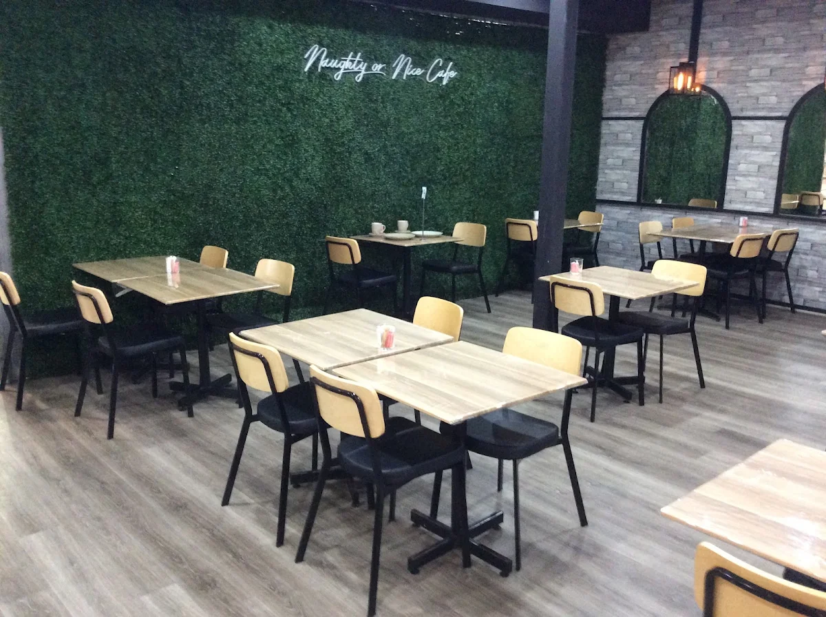 Vibe, Naughty or Nice Cafe