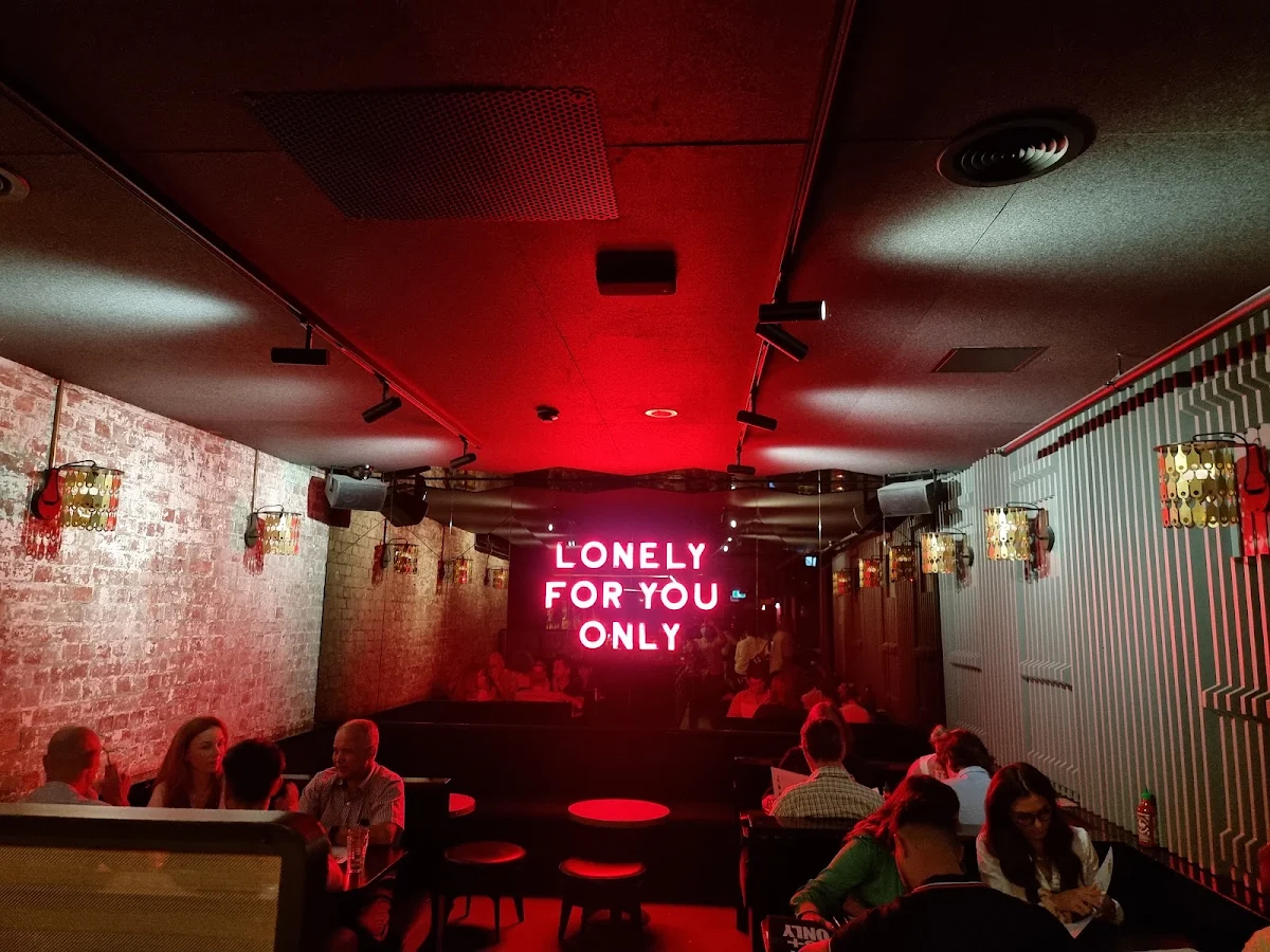 Vibe, GoGo Bar