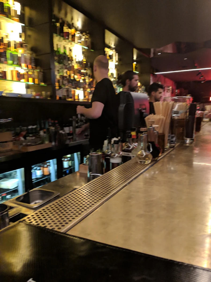 Vibe, GoGo Bar
